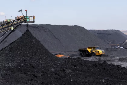 coal-consumption-will-reach-a-record-high-of-more-than-8-5-billion-metric-tons-peak-in-2023-iea
