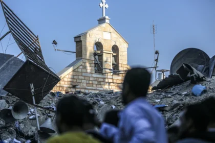 gazas-christians-community-celebrates-christmas-amid-ruins-of-church