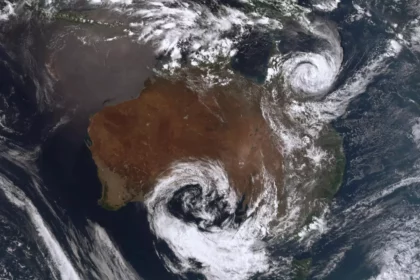tropical-cyclone-jasper-builds-strength-as-it-rolls-towards-australia