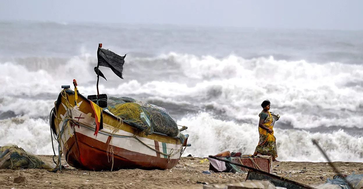 southern-india-closes-schools-and-halts-flights-as-cyclone-michaung-nears