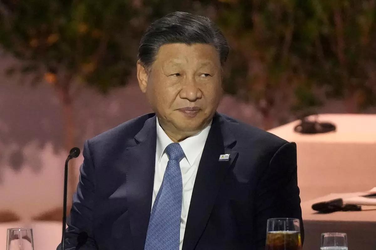 chinas-president-xi-jinping-visits-vietnam-in-bid-to-counter-us