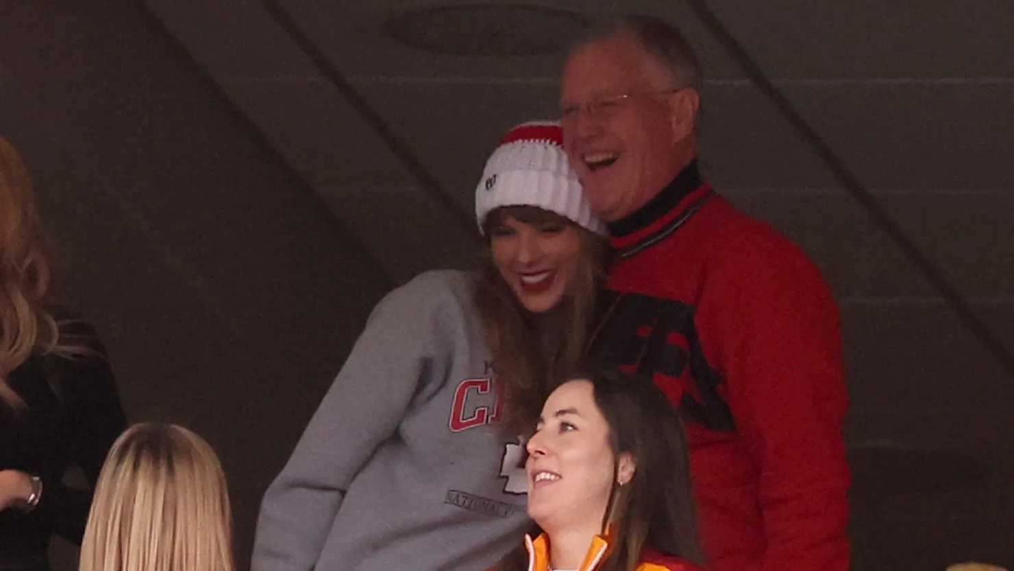 taylor-swift-trying-to-tell-his-father-scott-that-shes-still-his-little-girl-amid-travis-kelce-engagement-rumors