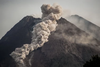 mount-marapi-11-hikers-found-dead-and-three-others-rescued-after-volcano-erupts-in-indonesia