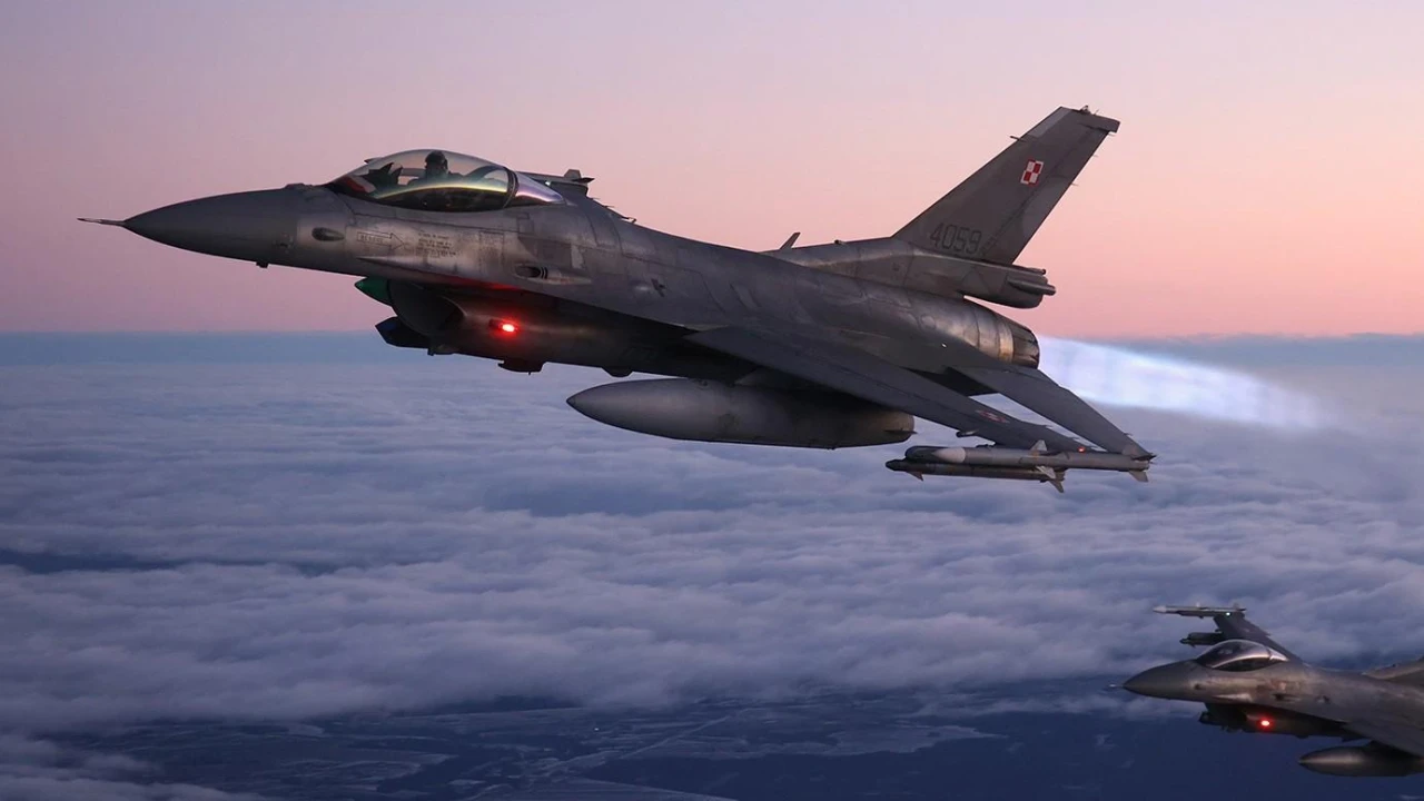 us-f-16-fighter-jet-crashes-in-south-korea-during-a-routine-training-exercise-military