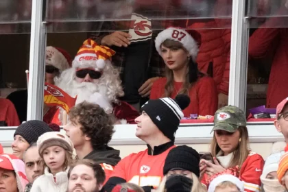 travis-kelce-reveals-thoughtful-christmas-gift-from-taylor-swifts-brother-austin