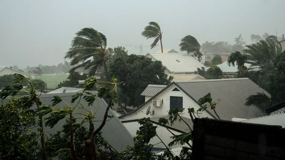 mauritius-raises-cyclone-warning-alert-to-maximum-due-to-tropical-storm-belal