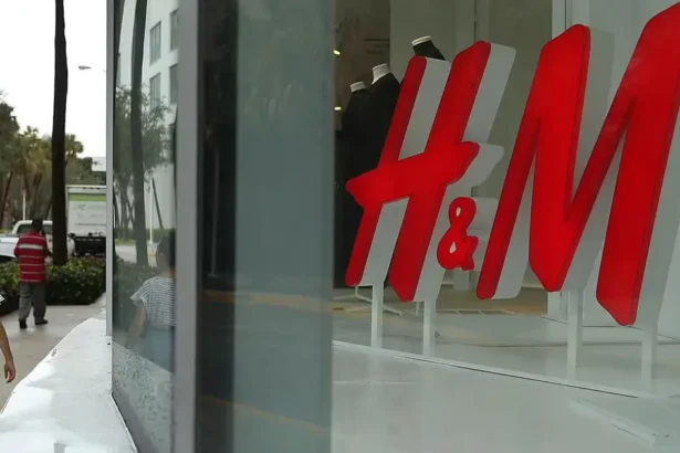 hm-removes-ad-accused-of-sexualizing-young-girls