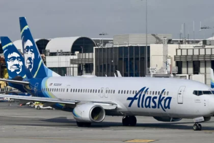 alaska-airlines-flight-makes-an-emergency-landing-after-plane-window-panel-blown-out