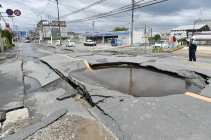 a-7-6-magnitude-earthquake-hits-japan-triggering-a-tsunami-warning