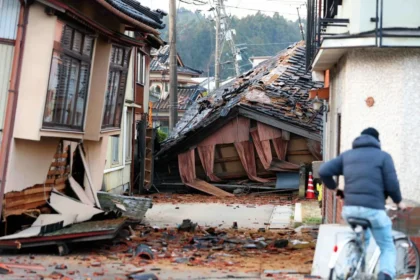 japan-earthquake-death-toll-rises-to-98-as-hope-to-find-survivors-fades