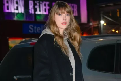 taylor-swift-is-back-in-business-as-she-spotted-at-electric-lady-studios-in-nyc