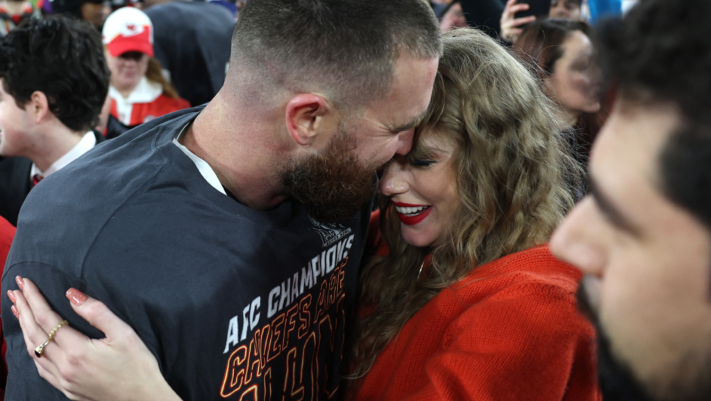 taylor-swift-and-travis-kelce-share-kiss-after-chiefs-defeat-ravens-head-to-super-bowl-2024