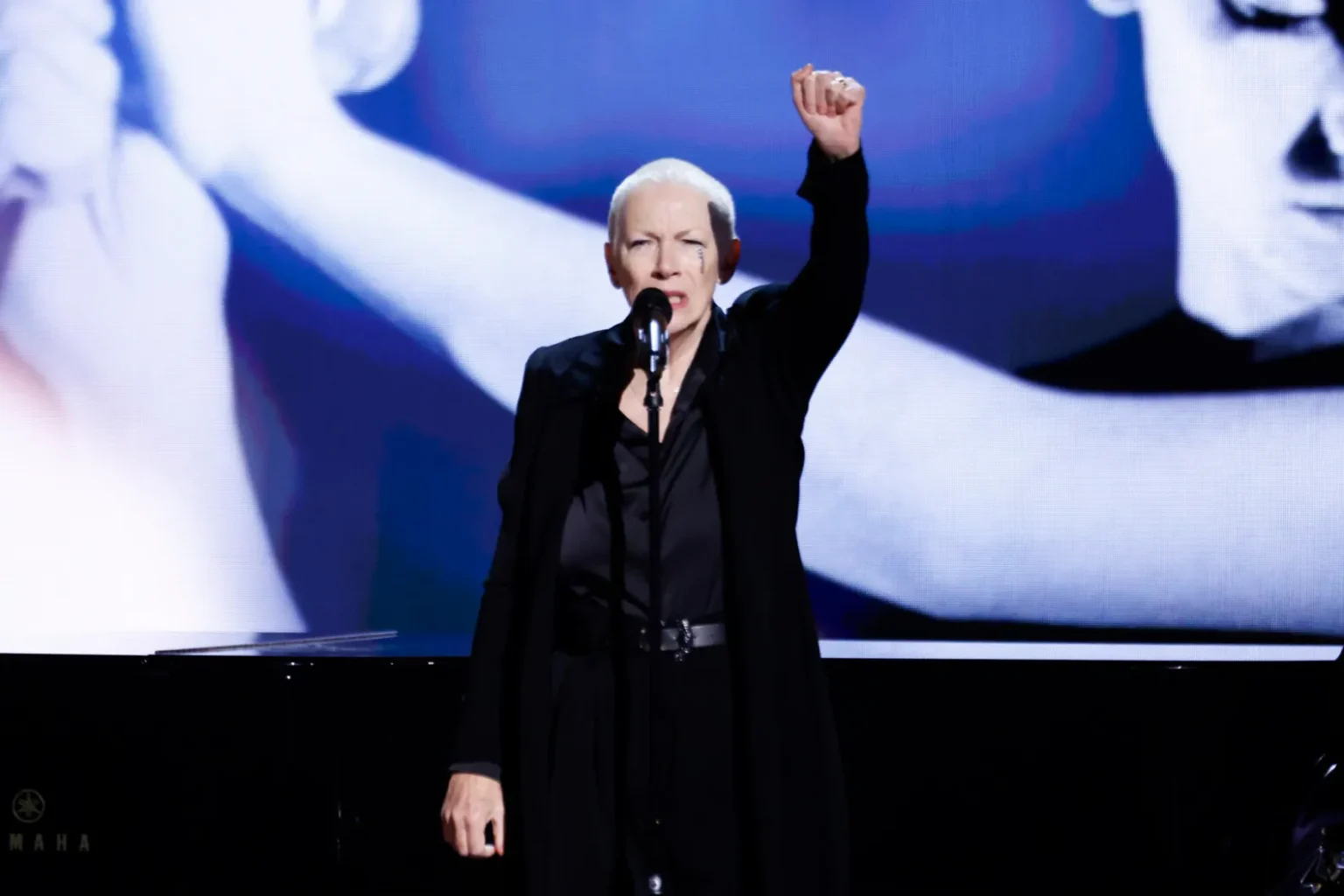 artists-for-ceasefire-annie-lennox-calls-for-ceasefire-and-peace-in-gaza-during-sinead-oconnor-tribute-at-grammys-2024