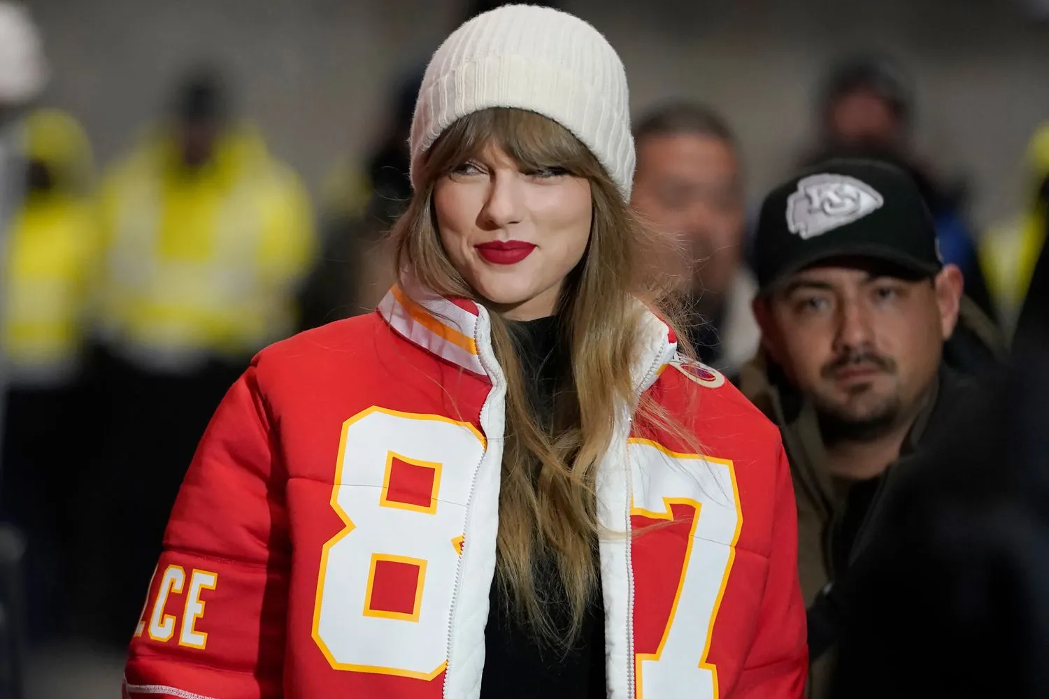 taylor-swift-could-attend-the-super-bowl-lviii-to-support-travis-kelce