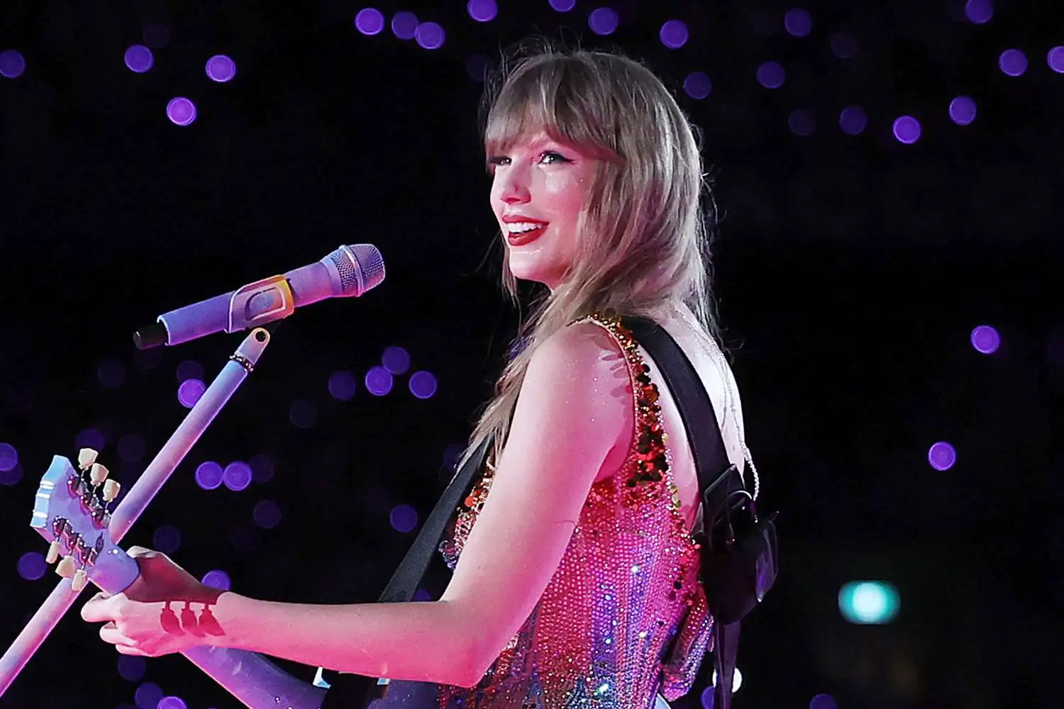 taylor-swift-concluded-her-last-eras-tour-show-in-sydney-with-a-heartfelt-statement