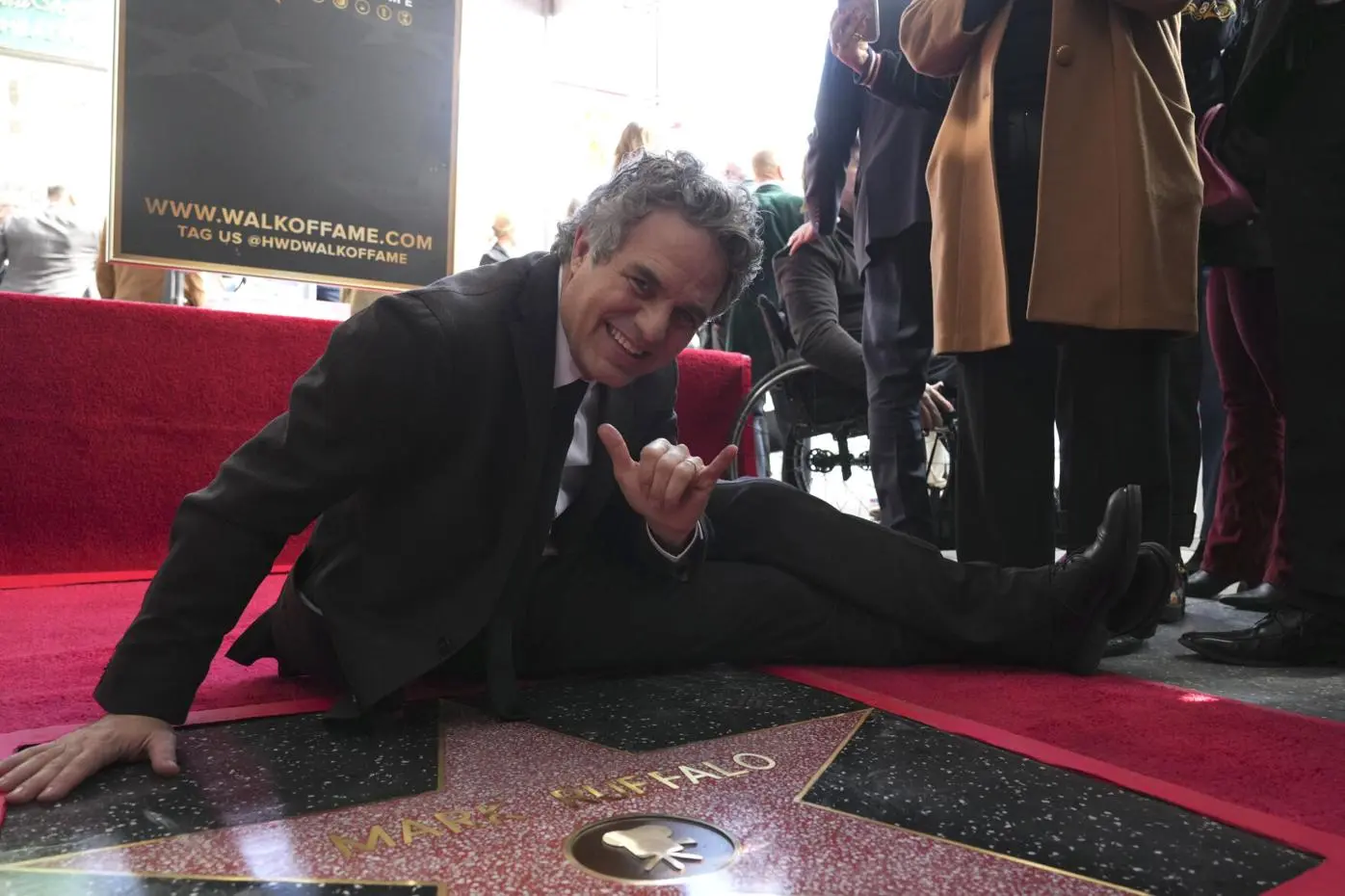 mark-ruffalo-honoured-with-a-star-on-the-hollywood-walk-of-fame