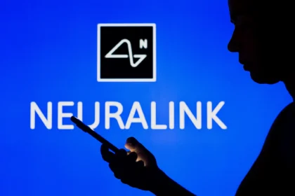 neuralink-brain-chips-first-receiver-able-to-control-a-computer-mouse-through-thinking-elon-musk