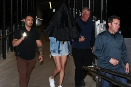 australian-paparazzi-asserts-innocence-after-taylor-swifts-father-scott-apparently-assaulted-him