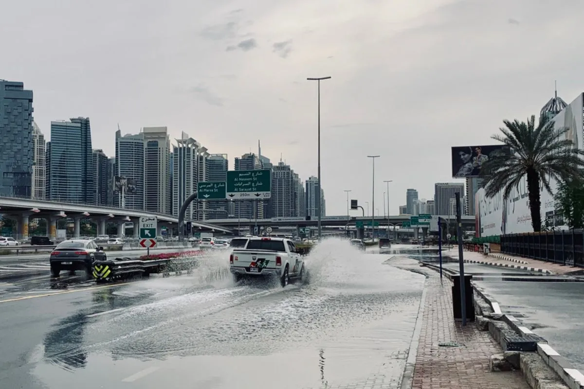 uae-authorities-warn-residents-to-take-precautions-as-severe-weather-forecast-around-the-country