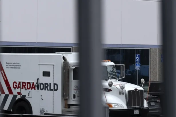 daring-thieves-steal-30-million-cash-in-la-heist