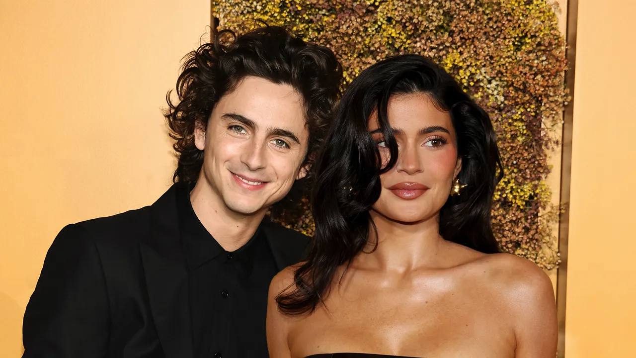 kylie-jenner-is-pregnant-with-timothee-chalamets-baby-sources