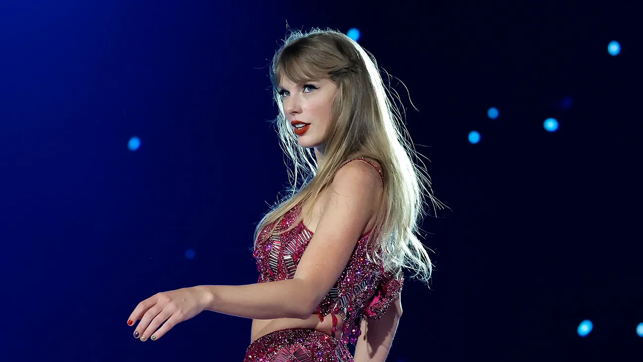 taylor-swift-teased-exciting-things-after-winning-artist-of-the-year-at-the-iheartradio-music-awards