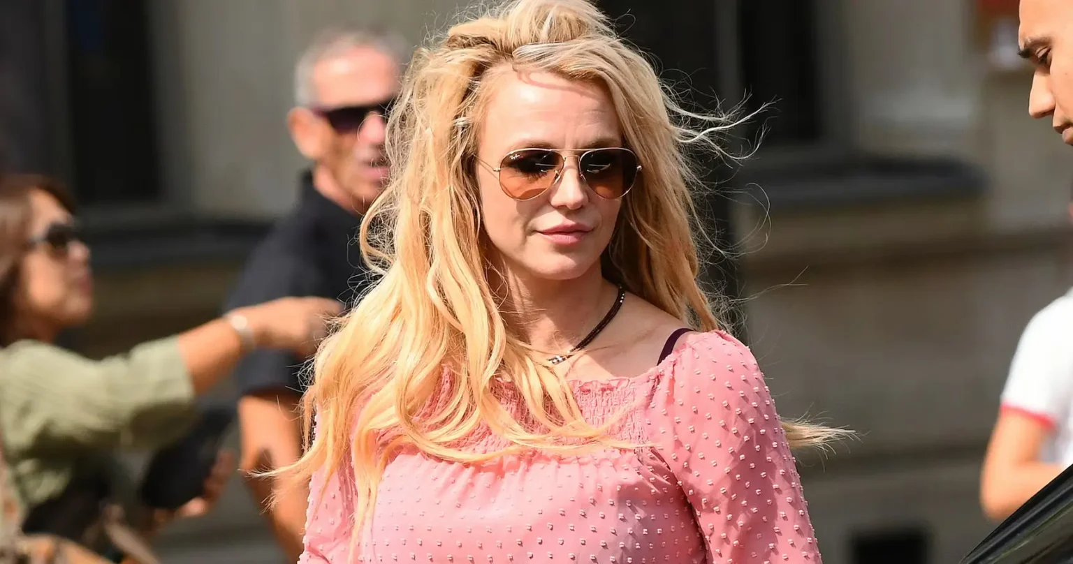 britney-spears-conservatorship-fight-with-her-estranged-father-has-officially-ended
