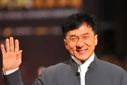 hero-jackie-chan-praised-by-fans-for-not-recognizing-relevant-kardashians