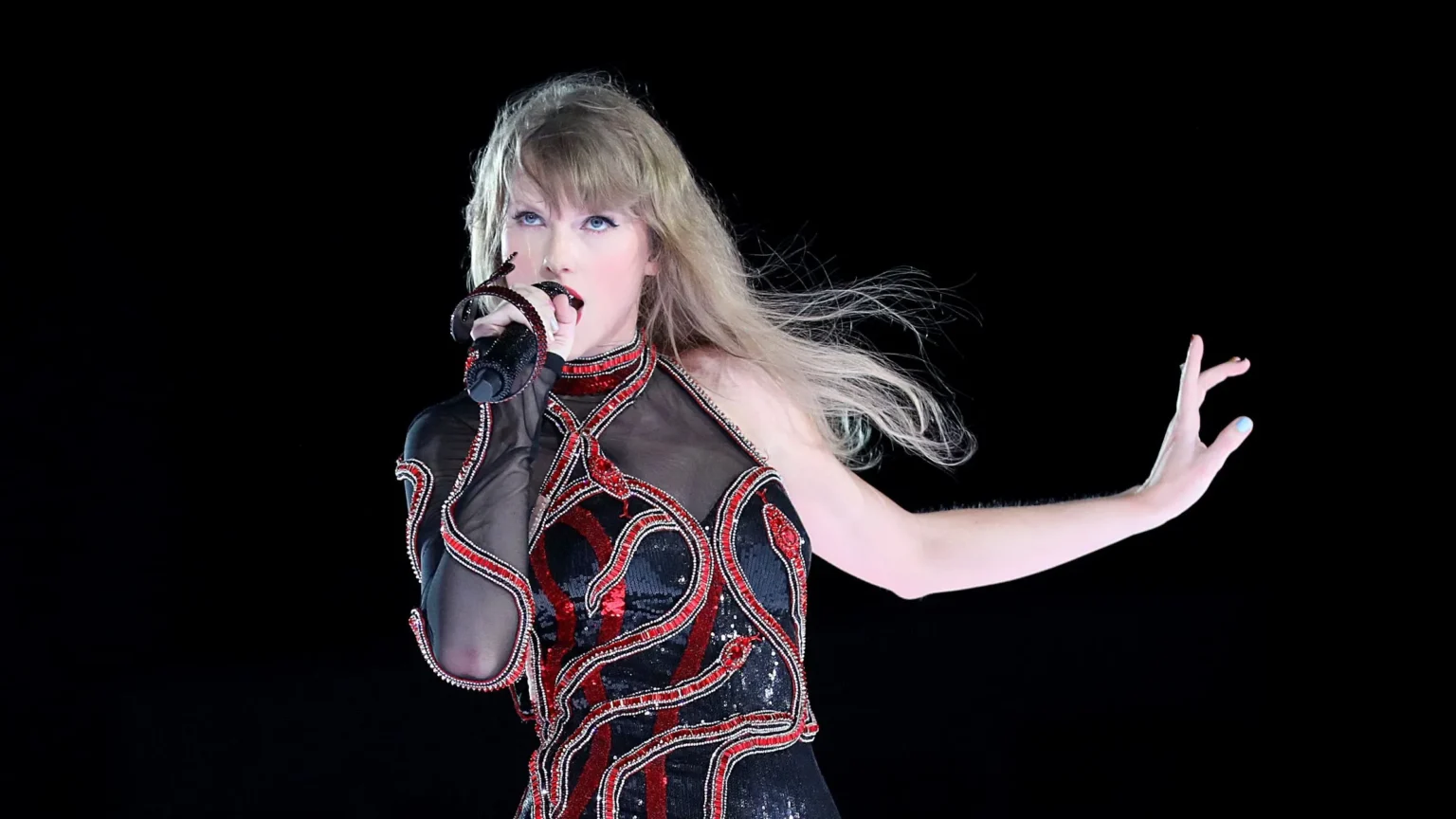 taylor-swifts-eras-tour-could-overshadow-the-2024-olympics