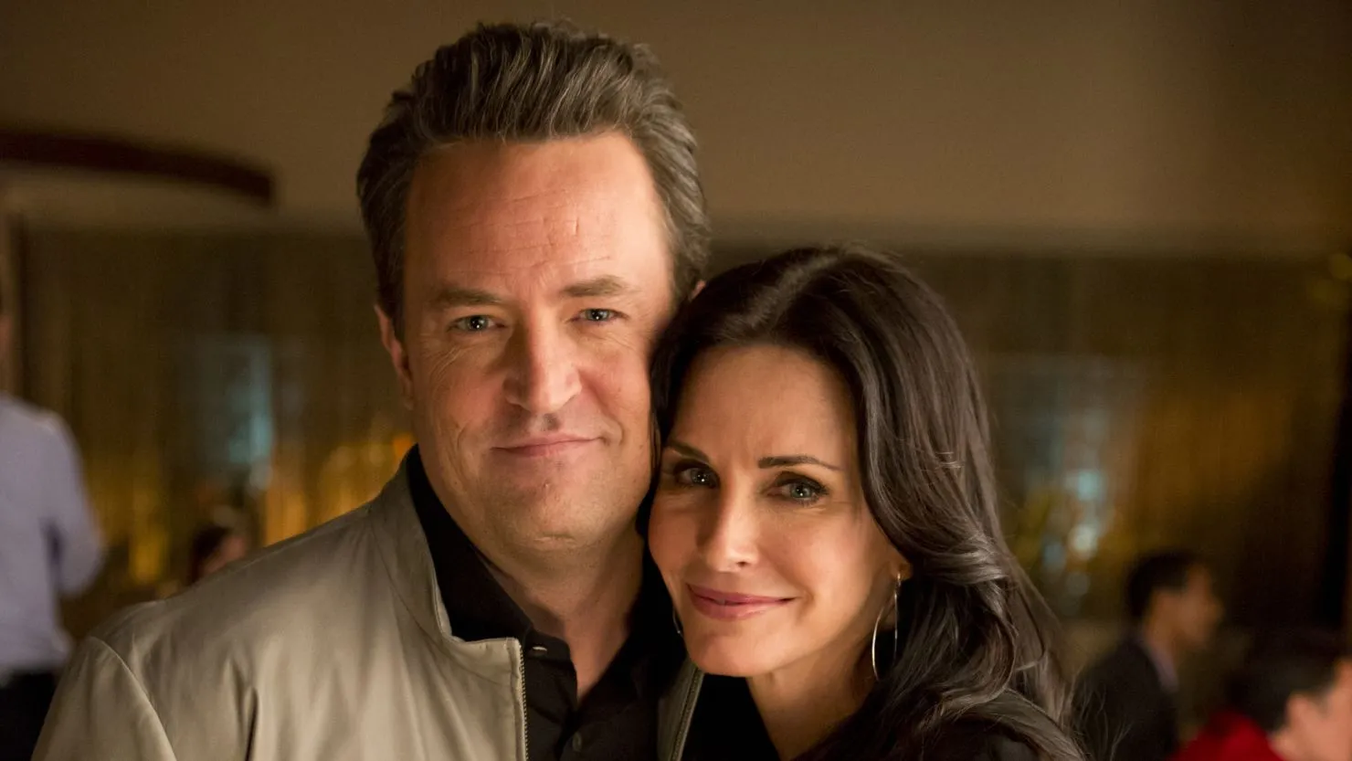 courteney-cox-thinks-friends-late-star-matthew-perry-is-still-around-hercourteney-cox-thinks-friends-late-star-matthew-perry-is-still-around-her