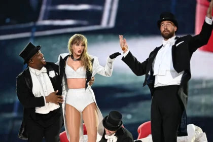 taylor-swift-brings-travis-kelce-onstage-for-the-first-time-at-a-sold-out-wembley