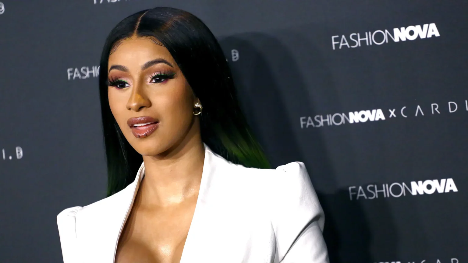 cardi-bs-recent-outing-in-paris-fuels-pregnancy-rumors