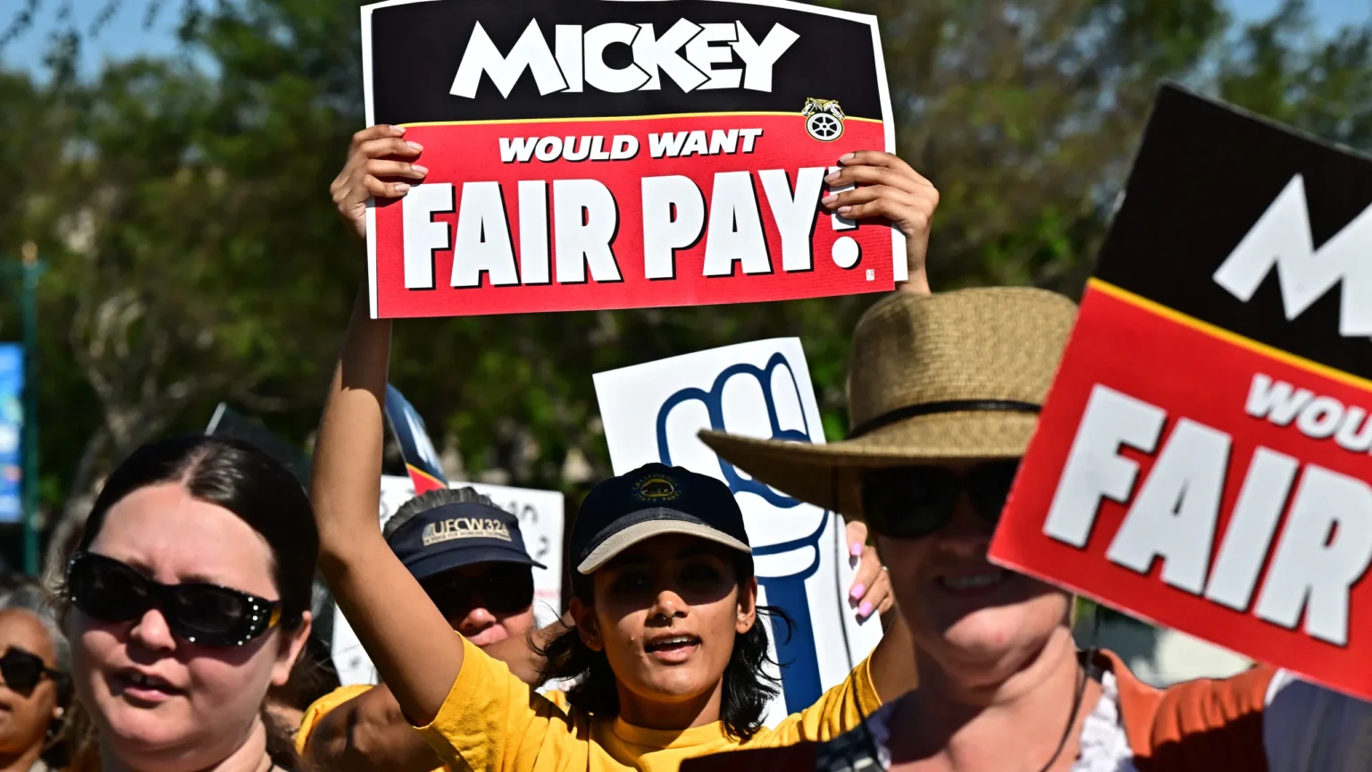 disneyland-employees-authorize-a-strike-in-a-union-wide-vote