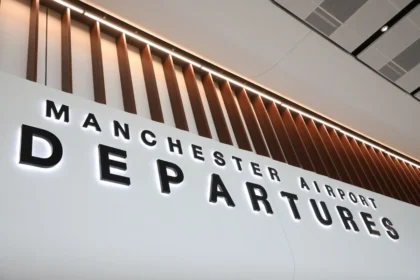 manchester-airport-draws-criticism-after-video-shows-police-assaulted-british-pakistani-family