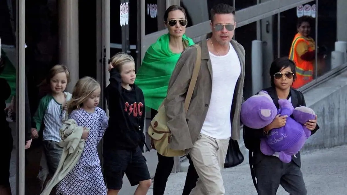 angelina-jolie-urges-brad-pitt-to-end-the-fighting-for-familys-sake