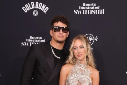 patrick-and-brittany-mahomes-announces-pregnancy-with-third-child