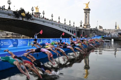 olympic-triathlon-swim-training-called-off-for-second-day-due-to-seine-water-quality