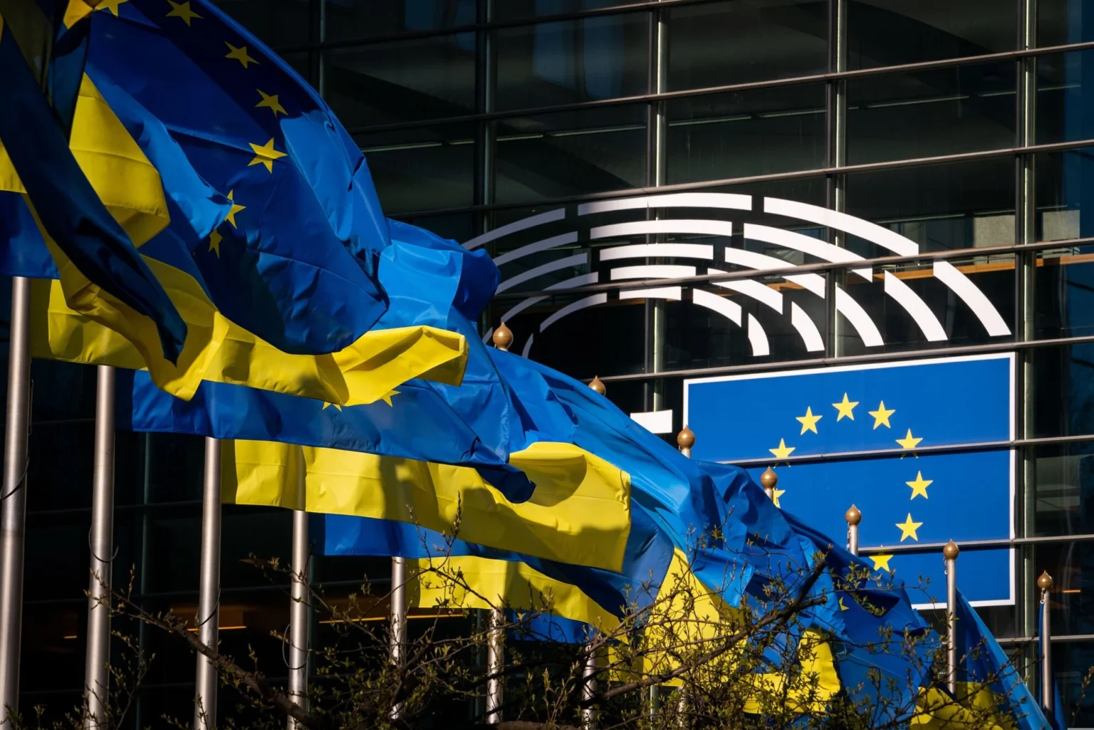 eu-to-transfer-1-5-billion-euros-to-ukraine-from-frozen-russian-assets