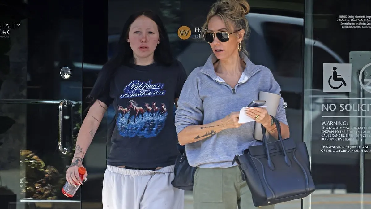 tish-cyrus-reunites-with-daughter-noah-cyrus-for-the-first-time-in-three-years