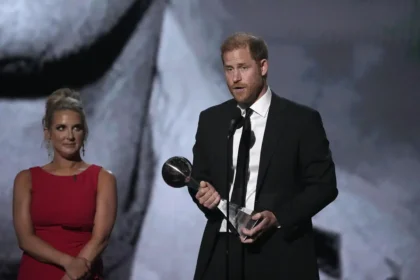 prince-harry-gives-surprising-speech-after-receiving-controversial-pat-tillman-award