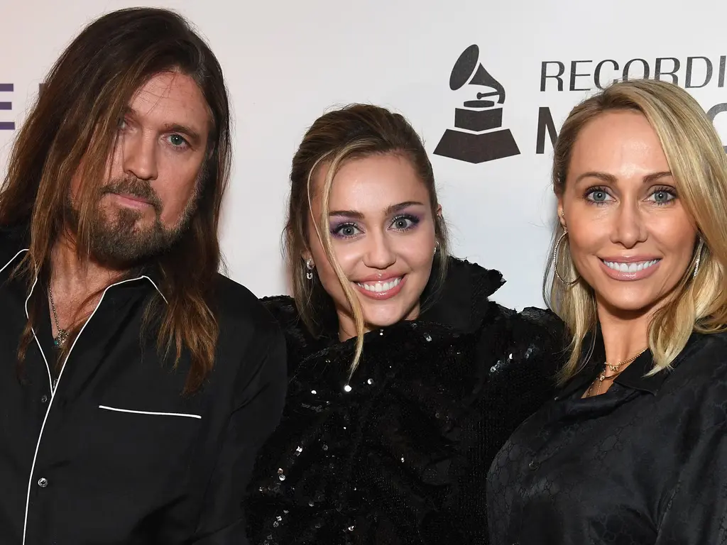 miley-cyrus-chose-her-side-after-tish-billy-ray-cyrus-audio-leaked