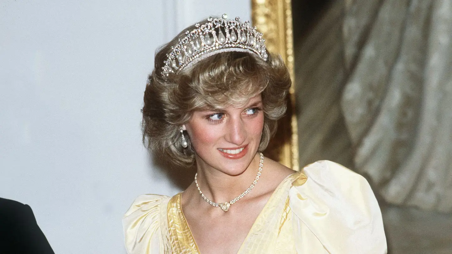 was-princess-diana-being-hacked-during-her-interview-in-1995-interview