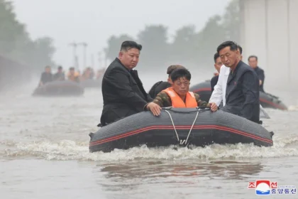 kim-jong-un-visits-flood-victims-15000-to-be-moved-to-north-koreas-capital