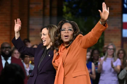 kamala-harris-joins-oprah-winfrey-in-a-dynamic-star-studded-campaign-event