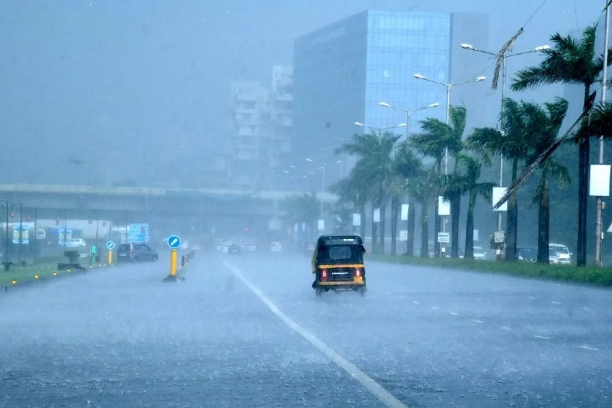 heavy-rains-hit-mumbai-forcing-schools-to-close