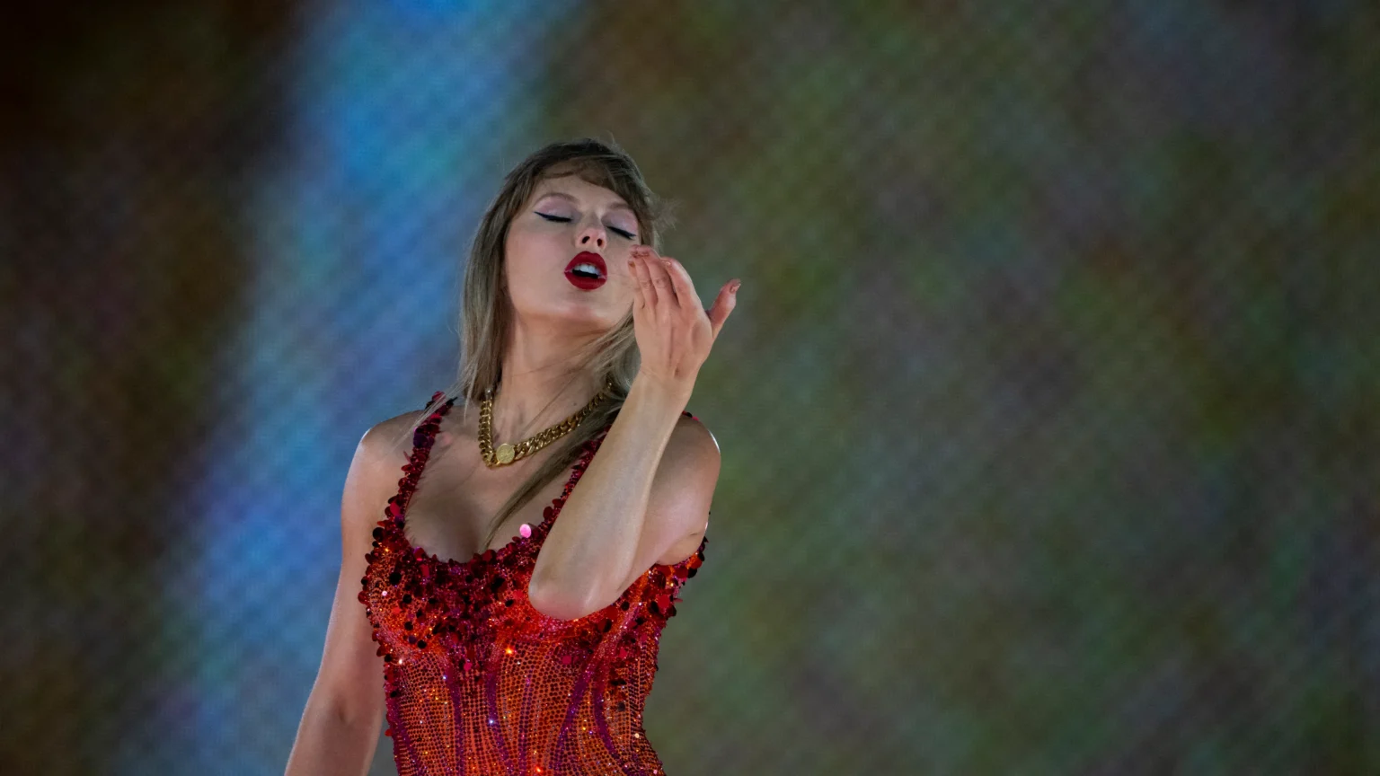 taylor-swift-reveals-reason-why-she-wants-to-end-her-tour-eras-tour-at-these-places