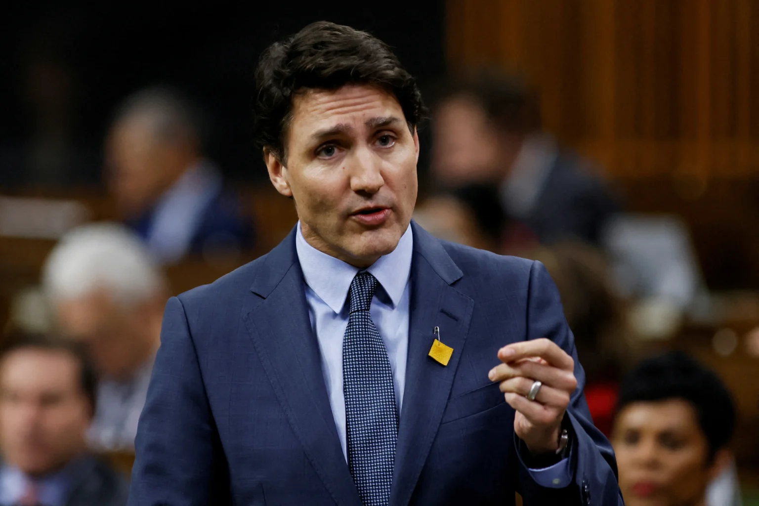 canadas-pm-blasts-india-for-criminal-actions-against-canadians-expel-six-indian-diplomats