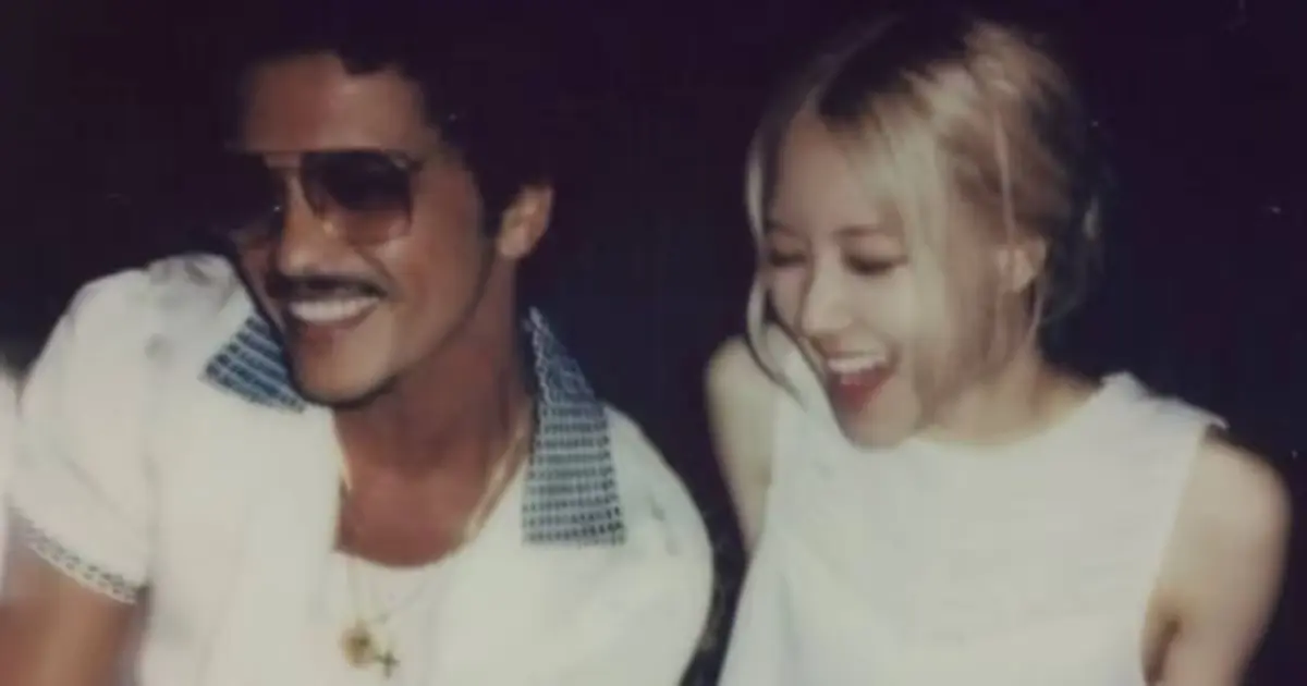 blackpinks-rose-teamed-up-with-bruno-mars-for-a-surprise-collaboration