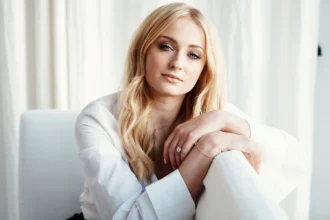 sophie-turner-confessed-being-away-from-her-daughters-is-agonizing