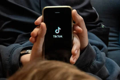 french-families-sue-tiktok-over-failure-to-remove-harmful-content-that-caused-two-lives